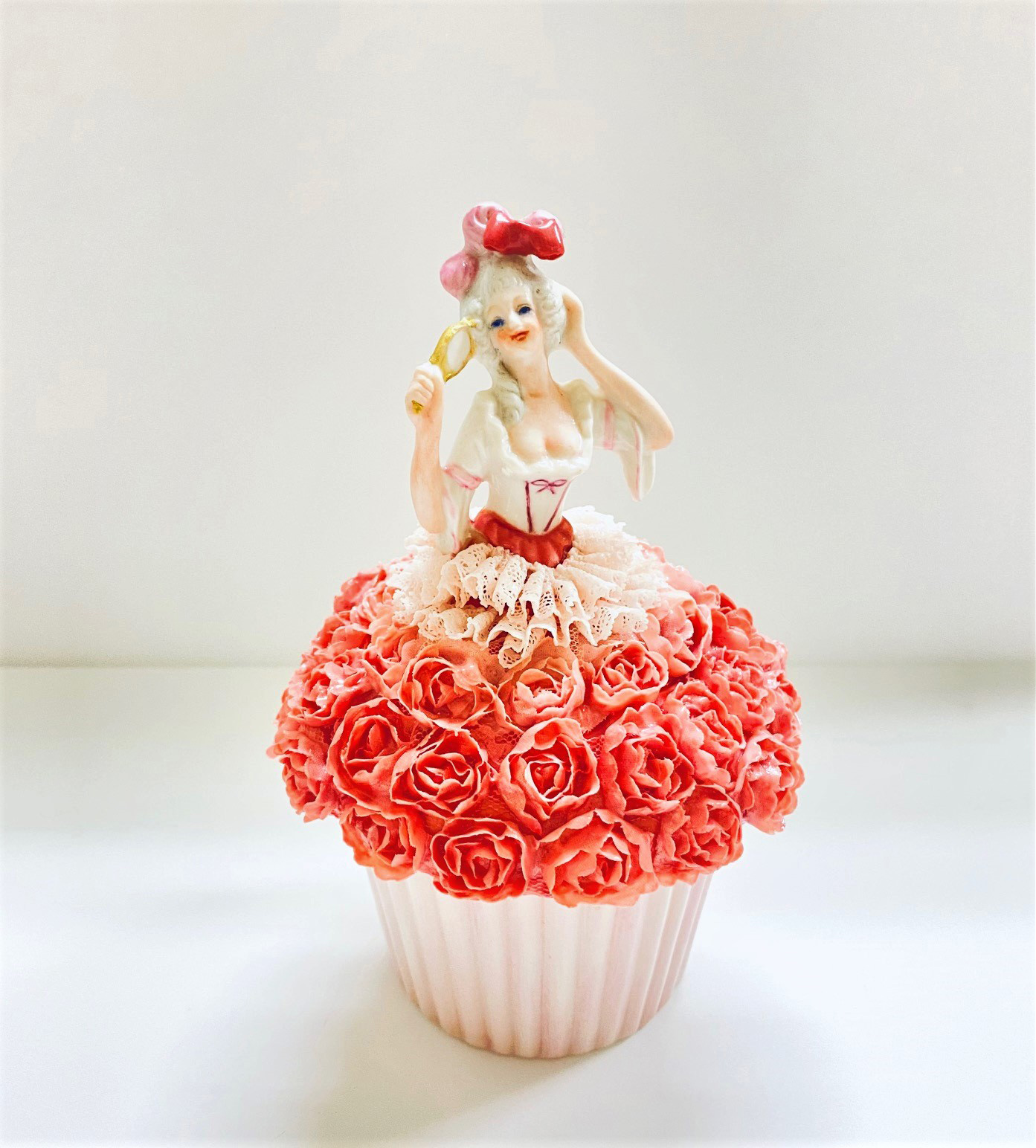 アンティーク♥️古さ年代感あり⭐️ 骨董 ドール アルゼンチン 1点あり！1930年代気品を感じる手描きのトリオC&S イギリス