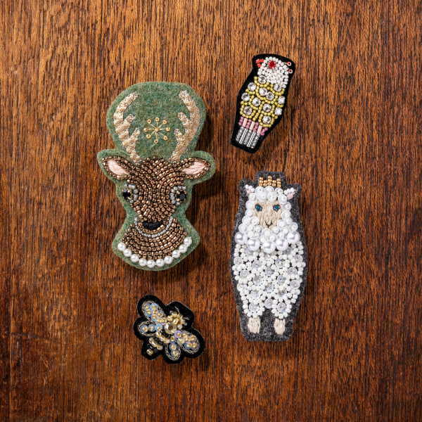 イキモノモチーフのビーズ刺繡メイン.jpg