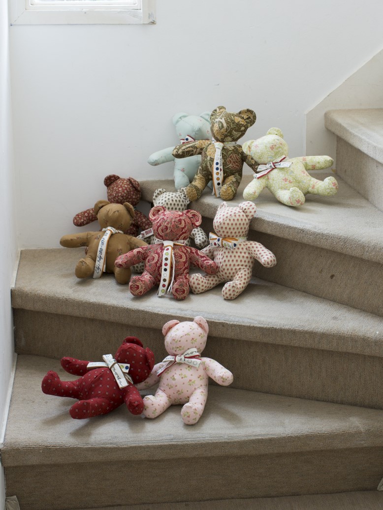 WEB���C���ʐ^�A�w���_�E�t�@�u���b�N�X�̕z�ō�� ��炵���y���ޕz�����́x�i���{���H�[�O�Ёj�f�ځ@�B�e�^����R����.jpg